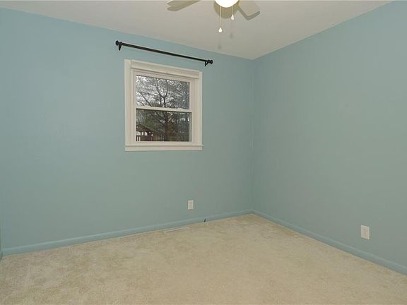 2nd image of 513 Woodview Dr