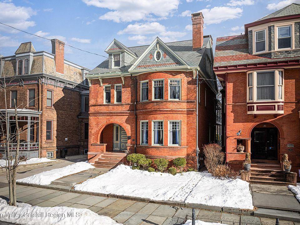 1st image of 164 Grand Street