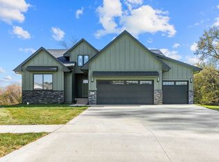 811 Fawn Ct, Mitchellville, IA 50169