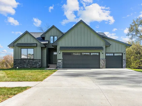 811 Fawn Ct, Mitchellville, IA 50169