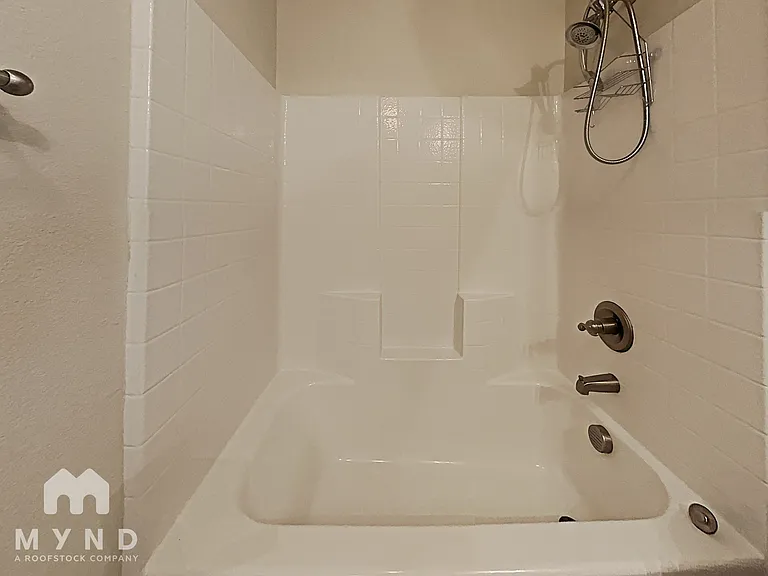 101 Peach St #1 — Photo 15