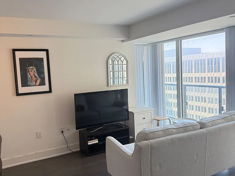 955 Bay St #1307 — Photo 8