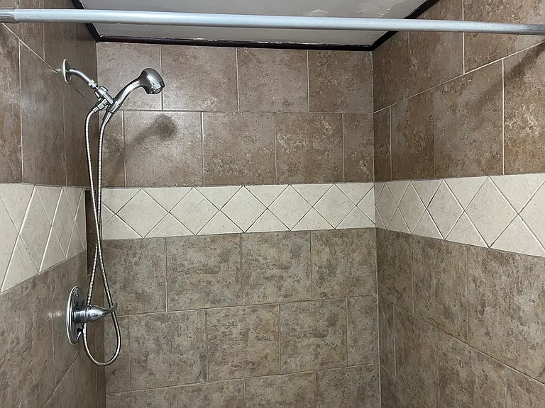 2782 Claremont Cir — Photo 22