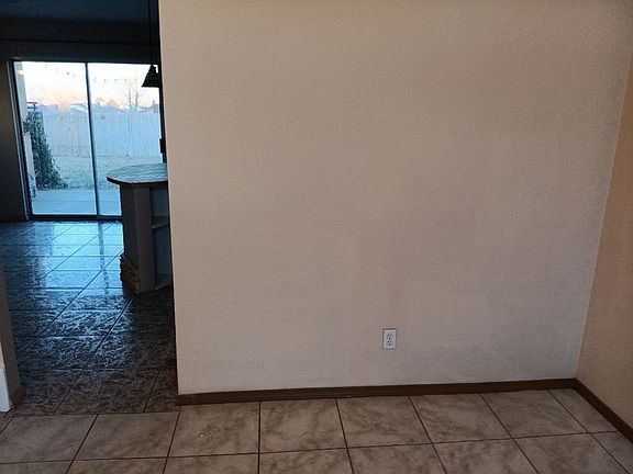 4th image of 800 Halter Dr SW