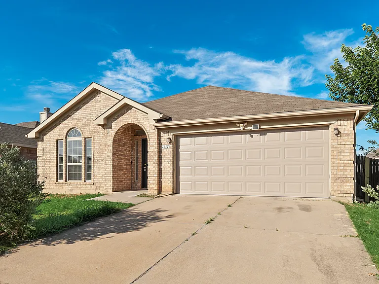7437 Diamond Springs Trl — Photo 4