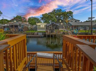 5410 Circle Dr, Weeki Wachee, FL 34607