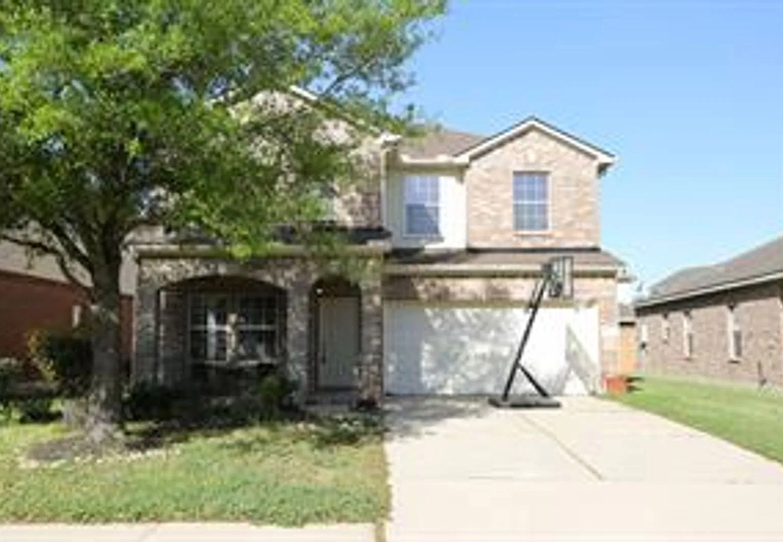 4 bed, 3.5 bath, 3013 sqft, $2,300 — Photo 1