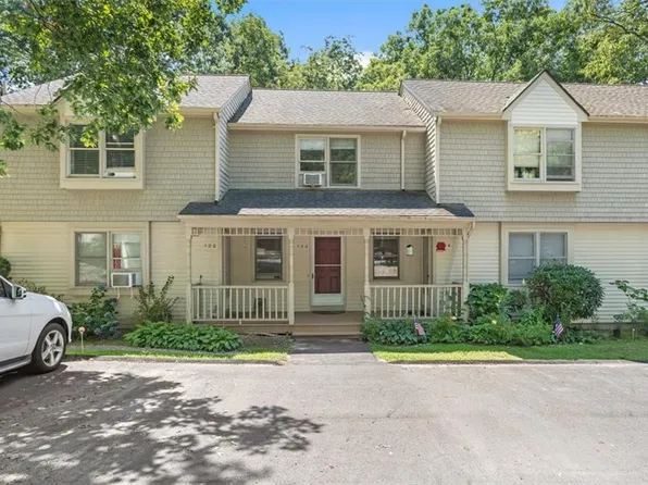 122 Fairway Dr, Coventry, RI 02816