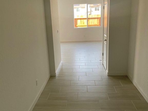 5th image of 4183 N Reed Ave