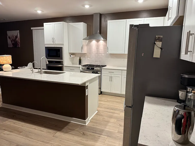 English Oak Dr — Photo 9