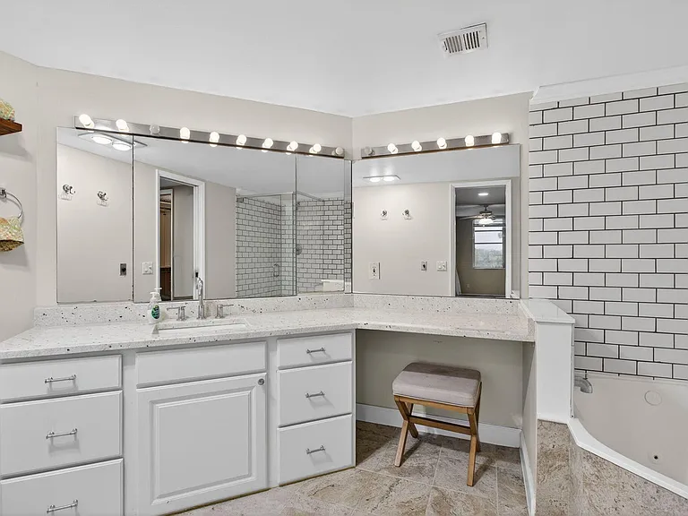 3503 Oaks Way #405 — Photo 8