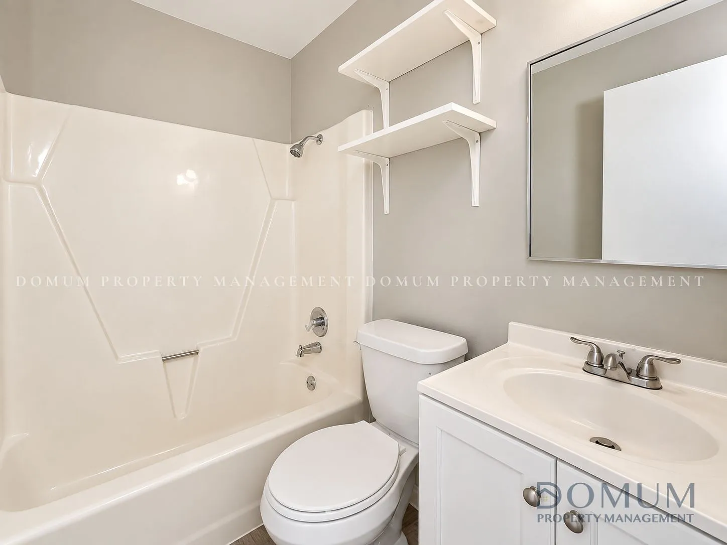 102 South Holland Avenue - 9 - H — Photo 3