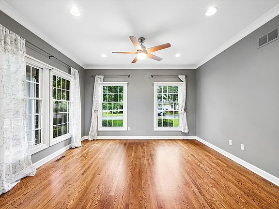 4th image of 1729 Wiesbrock Ln