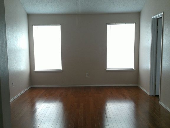 5th image of 230 Lancelot Dr