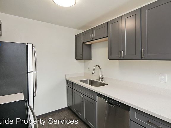 3rd image of 1520 California Ave SW APT B