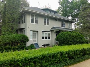 718 8th Ave NW, Mount Vernon, IA 52314