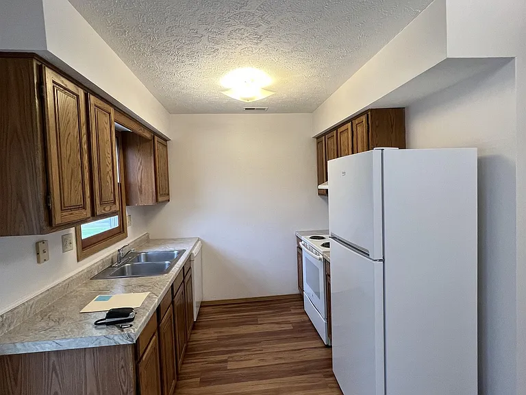 1105 N Indiana St — Photo 3