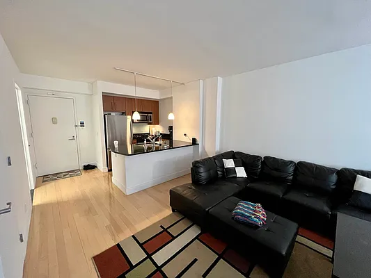 Rented by Mayell LLC | media 11