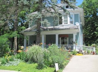 753 8th St, Charleston, IL 61920