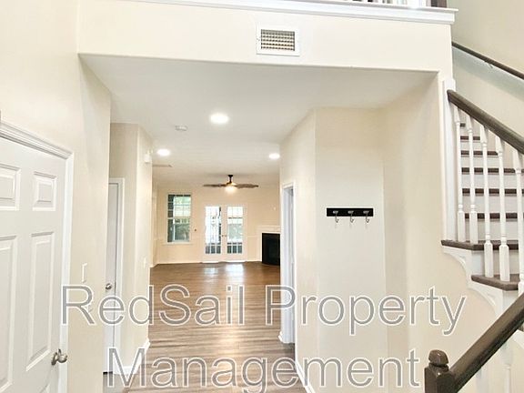 2nd image of 104 Sharpe Dr