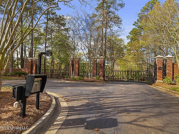 3rd image of 124 Adderley Blvd