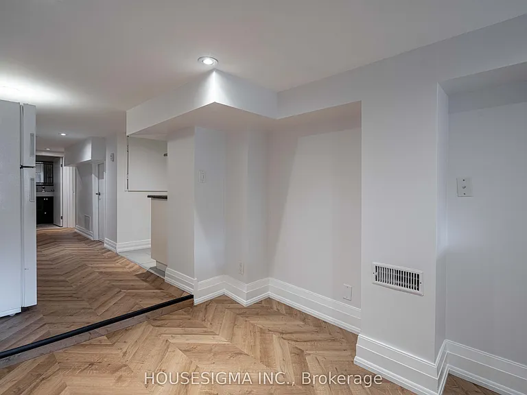 5 Ivy Ave #LOWER — Photo 7