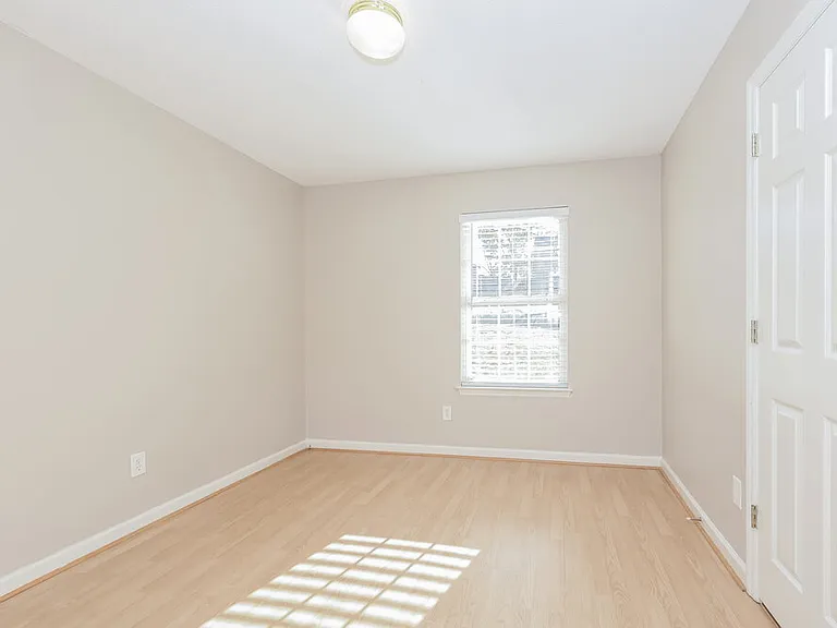 1052 Blue Mountain Ln — Photo 13