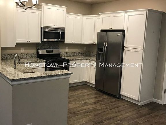 3rd image of 3321 Hydra St NE