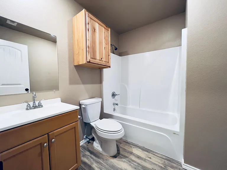 2219 E Main St — Photo 11