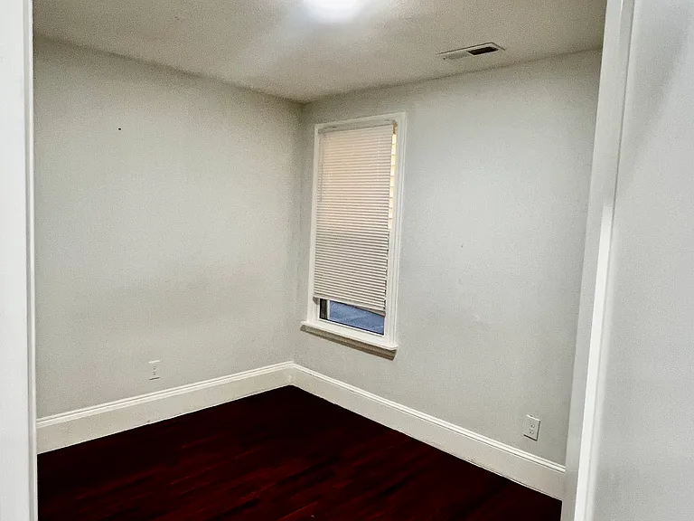 397 Chelsea St #2 — Photo 4