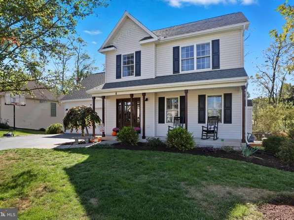 8 Dove Ct, Dillsburg, PA 17019