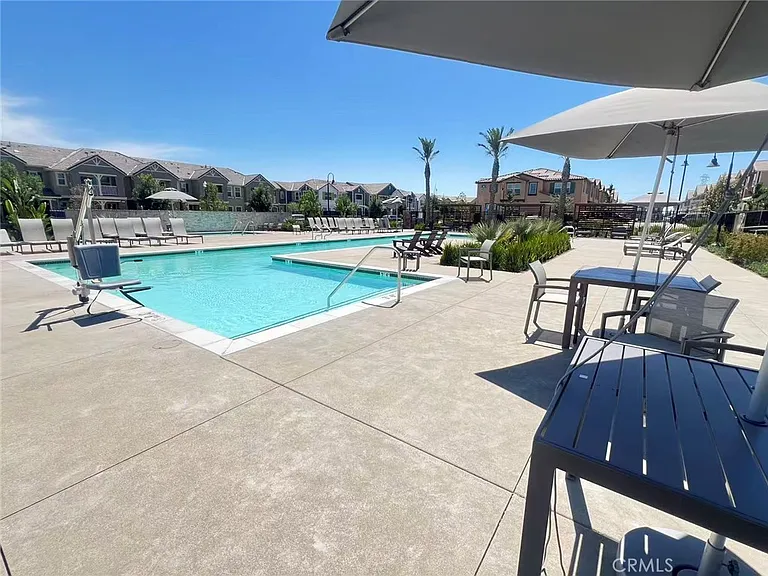 3977 E Huntington St — Photo 25
