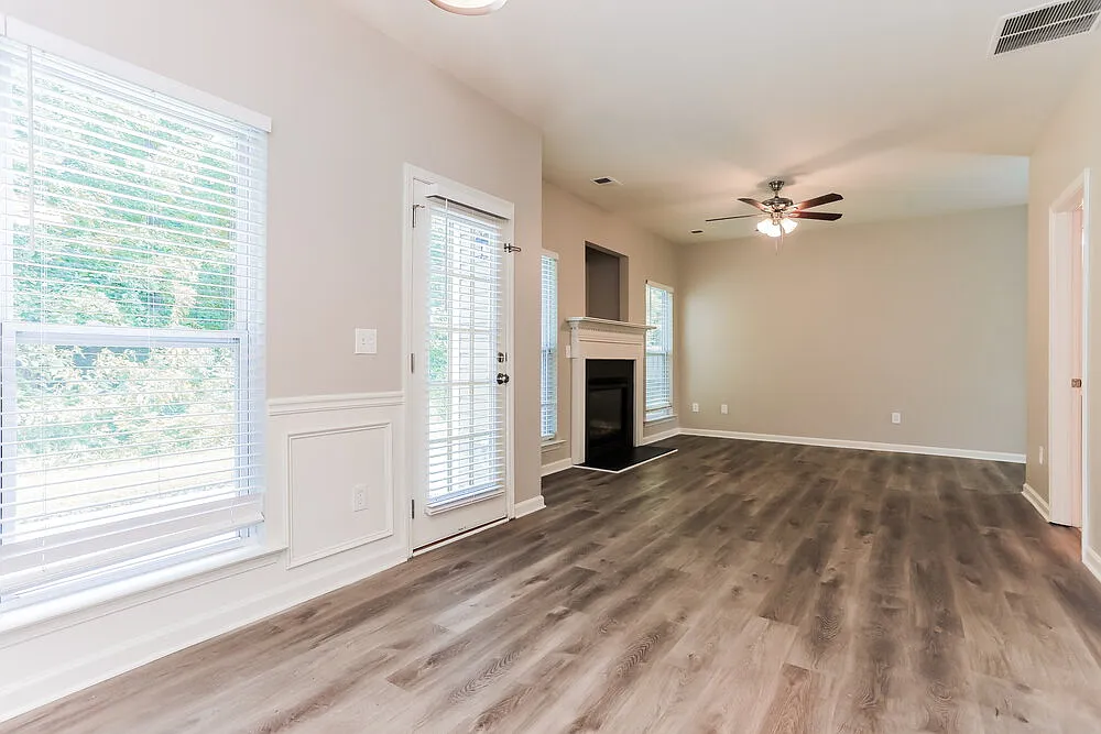 3 bed, 2.0 bath, 1667 sqft, $1,960 — Photo 4