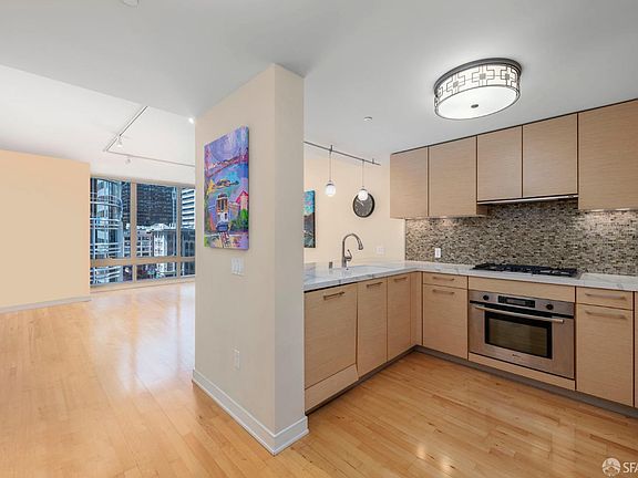 4th image of 301 Mission St APT 8J
