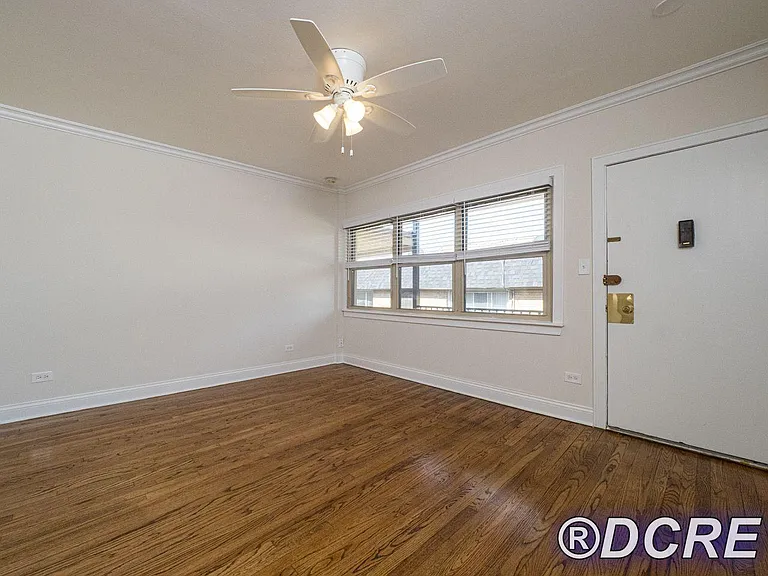 1922 W Pratt Blvd #B3 — Photo 4