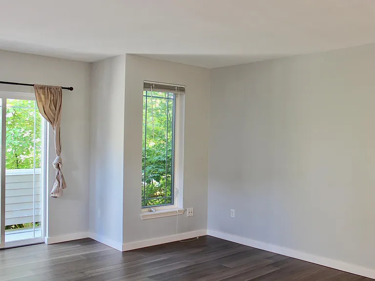 1140 N 93rd St — Photo 11