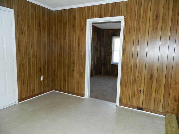 4th image of 1016 Holland Ave