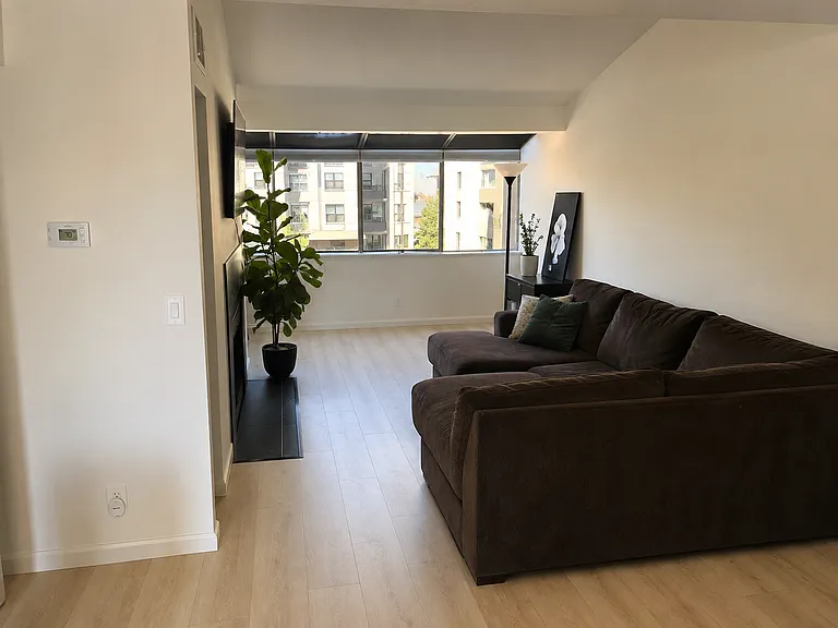 1814 K St #L3 — Photo 5