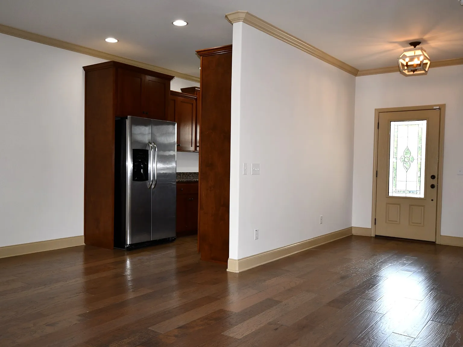 3 bed, 1287 sqft, $2,250 — Photo 3