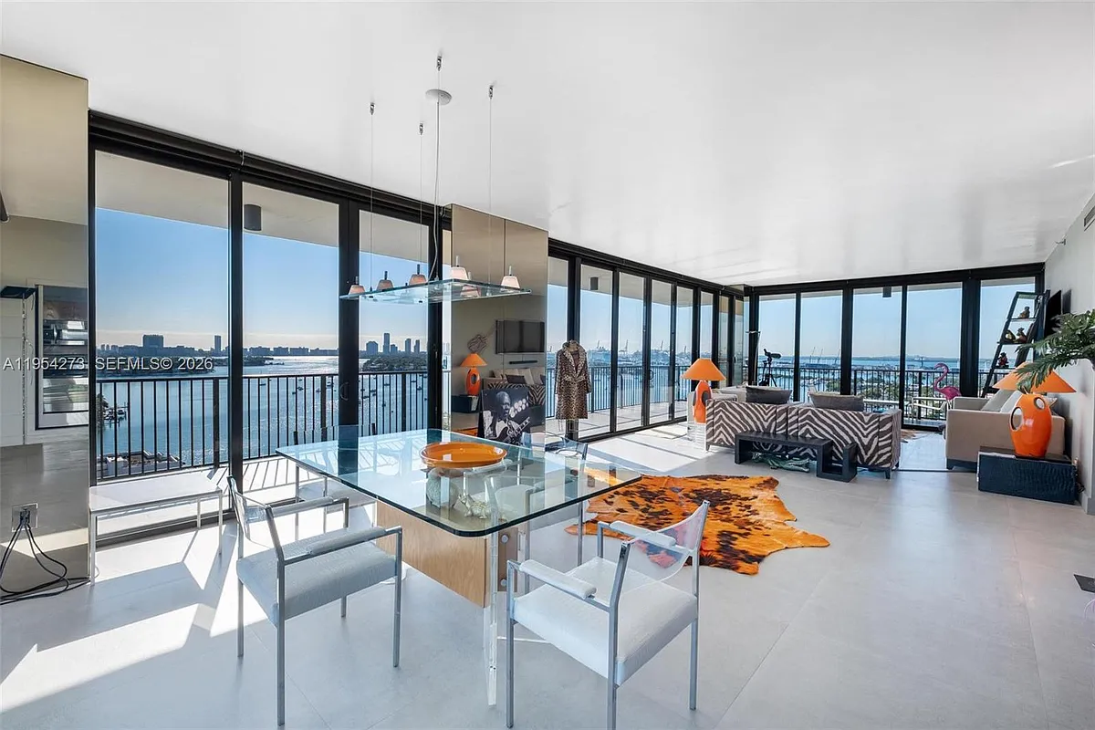 Building Photo - 1000 Venetian Way #1501