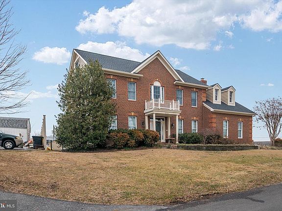 4th image of 3744 Parke Dr