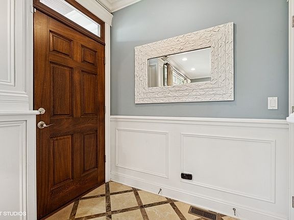 4th image of 4340 N Lawndale Ave