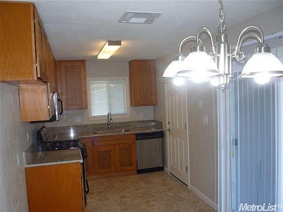 3rd image of 1409 Stephanie Ave