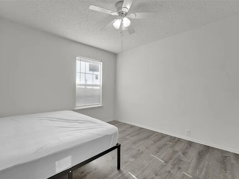 1407 Autumncrest Dr #5 — Photo 21