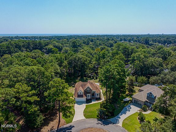 2nd image of 8215 Mainsail Lane