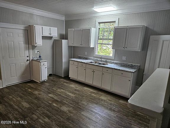 4th image of 315 Tarboro Street NE