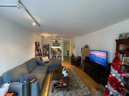 Rented by Metropolitan Property Group | media 3