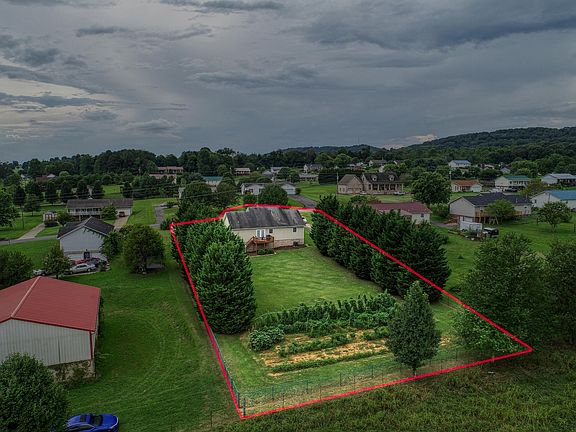 3rd image of 416 Austin Cir
