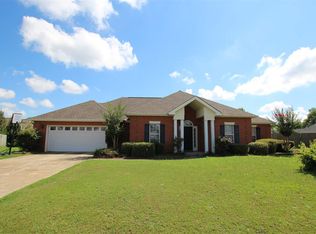 102 Rubinell Ct, Bonaire, GA 31005