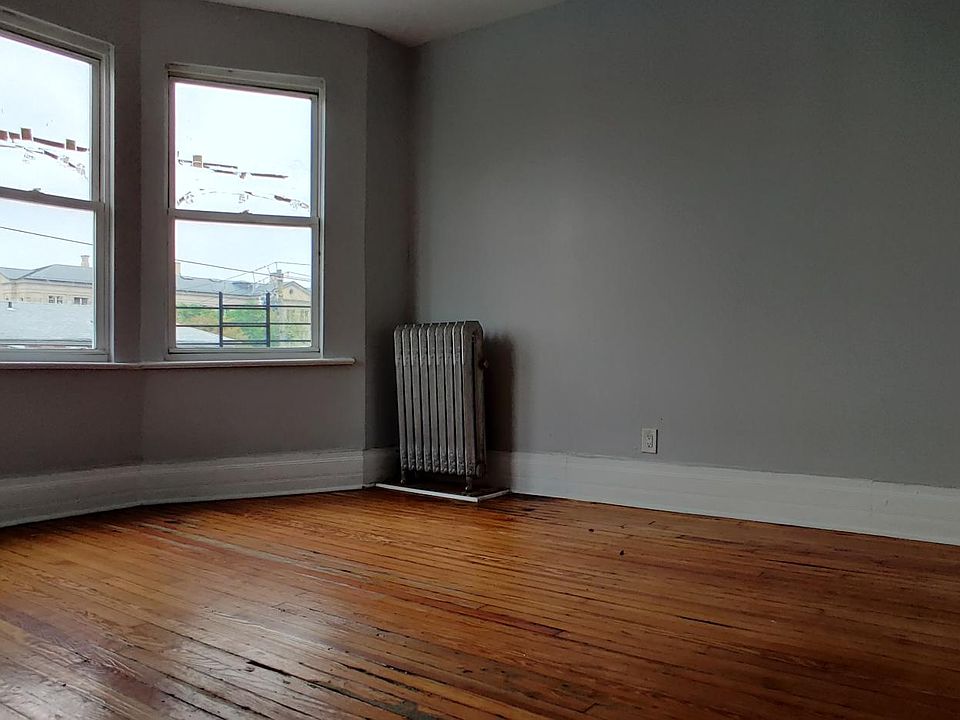 1st image of 932 E 211th St #2